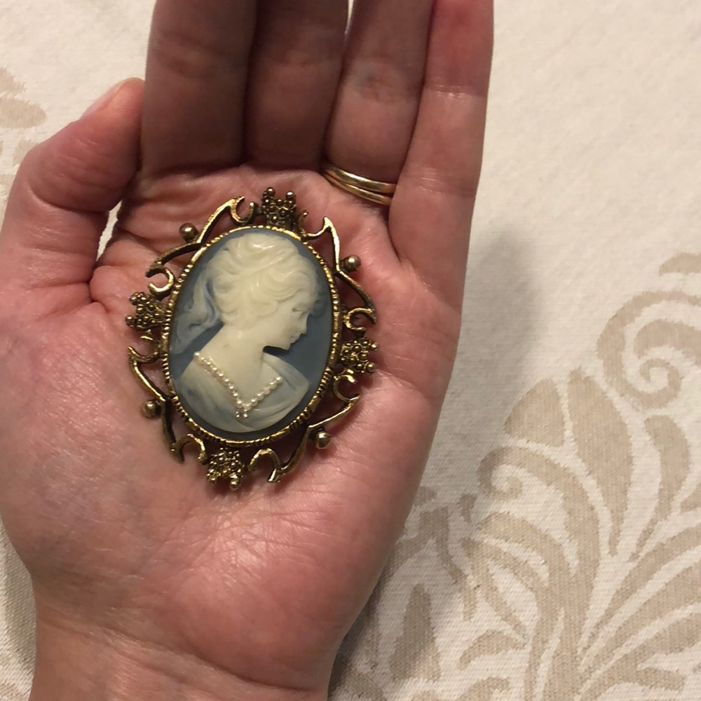 Brooch - Picture 5 of 5